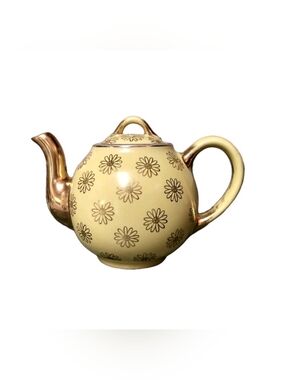 Vintage Hall China Yellow & Gold Daisy Flower 8 cup Teapot